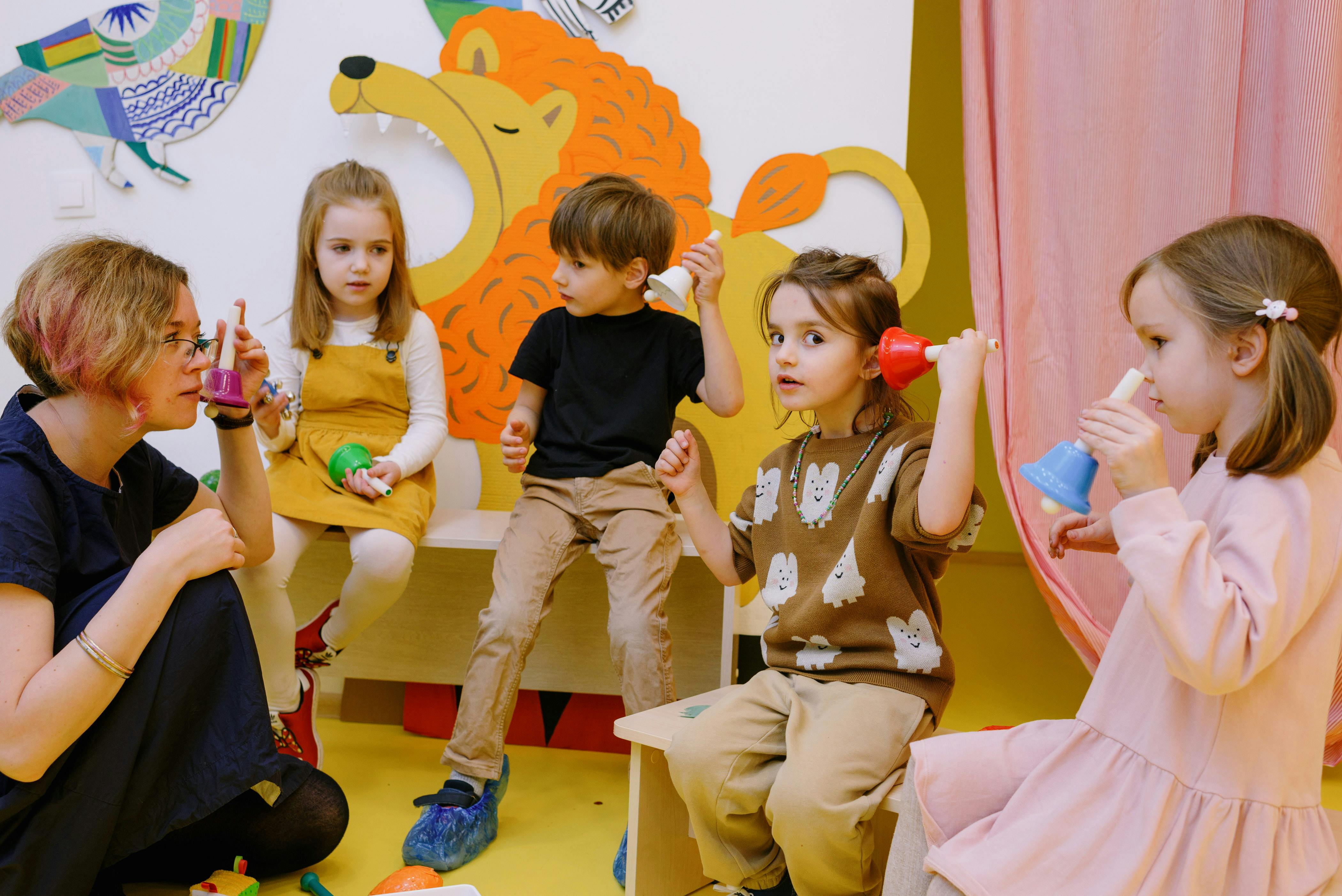 Kinder beim Musizieren