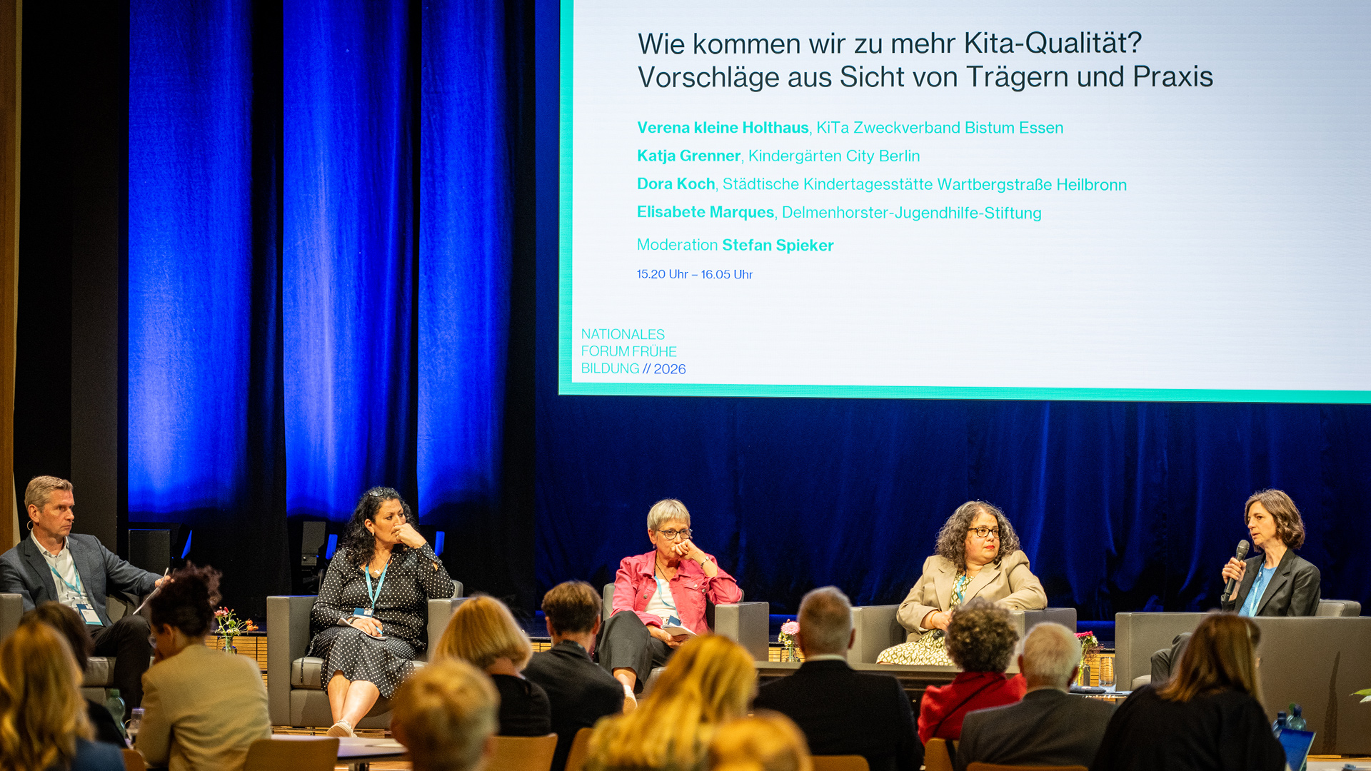 Podiumsdiskussion beim Nationalen Forum Frühe Bildung 2026 zum Thema Kita-Qualität